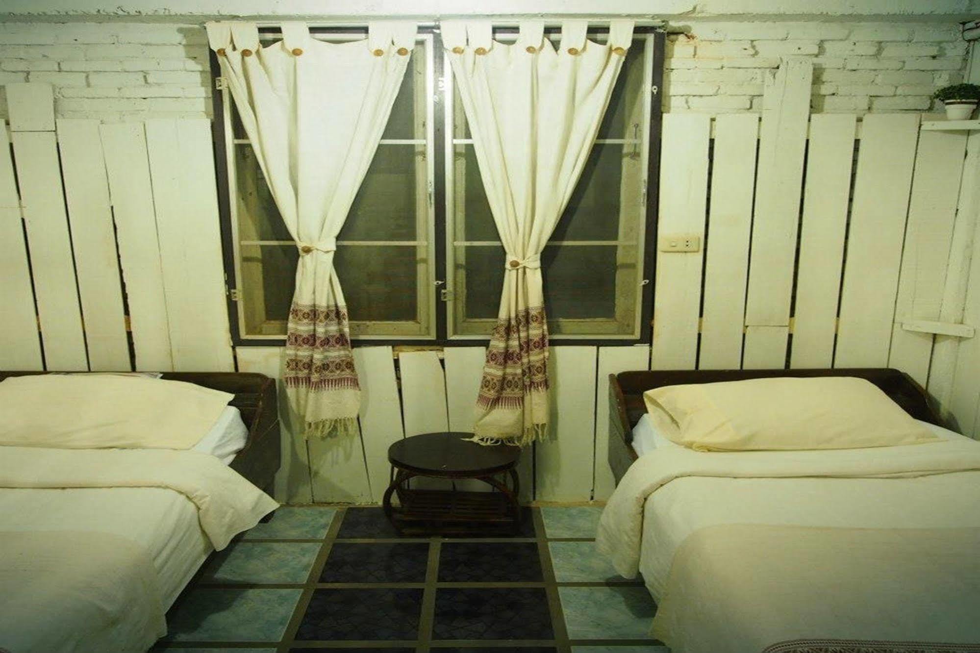 Srinual Lodge Nan Εξωτερικό φωτογραφία